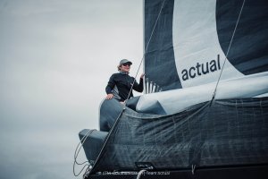 El regatista Alex Pella se enfrenta al desafo Finistre Atlantique a bordo del Actual Ultim 3