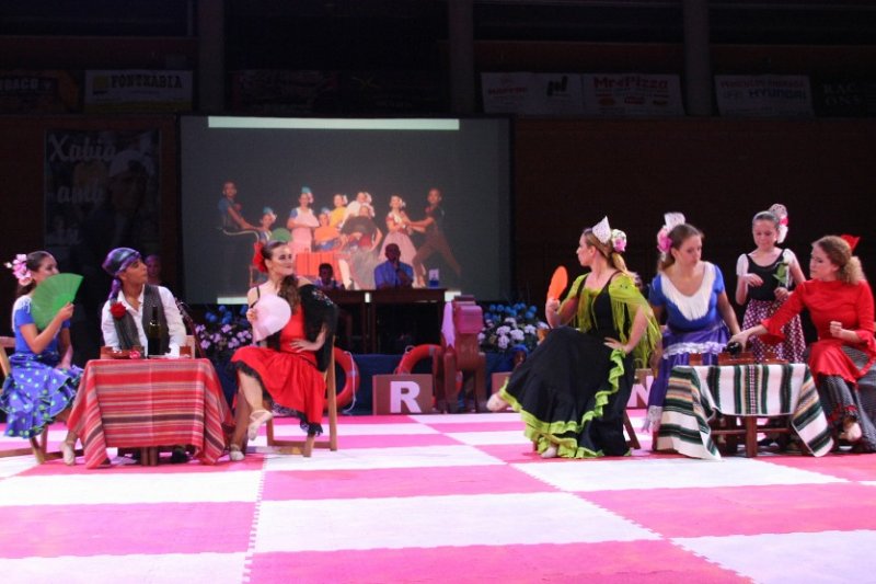 El Ajedrez Viviente recrea en Xbia el drama de los refugiados en un espectculo con msica y danza en directo