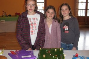 Los escolares de Benissa elaboran juguetes con materiales reciclados