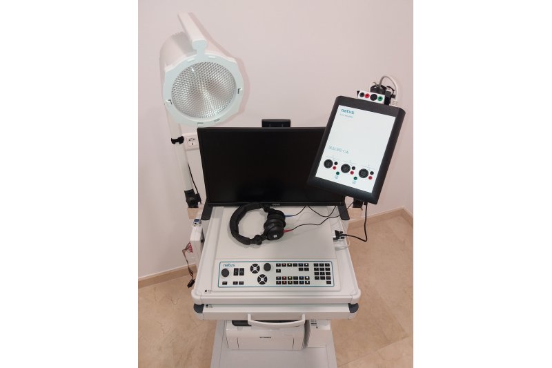 HLA San Carlos adquiere un equipo de electromiografa y electroencefalografa