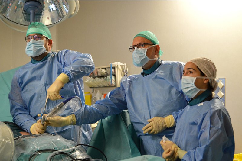 El Hospital de Dnia es el primer centro de la Comunitat en aplicar la endoscpia en la estenosis de canal lumbar