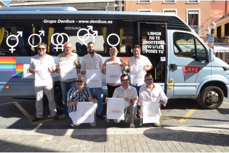 El Ayuntamiento de Dnia fleta un autobs que proclama el orgullo de amar en libertad