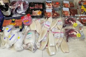 La Gurdia Civil det a dos lladres de productes gourmet a supermercats de Calp