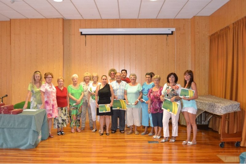 Calp: Ximo Pastor y las alumnas del taller creativo ganan el II Concurso de Balcones, Fachadas y Calles