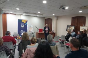 El poeta Francisco Cejudo presenta Notaflorismos a la Casa de Cultura de Ondara