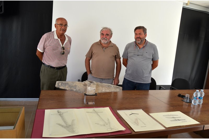 El Museo Arqueolgico de Dnia recibe la donacin de un cepo de ancla romano