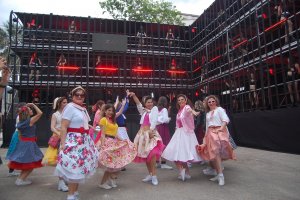 El glamour de Broadway aterra en Pego de la m d'un Festival dArts Escniques que rep a centenars de visitants 