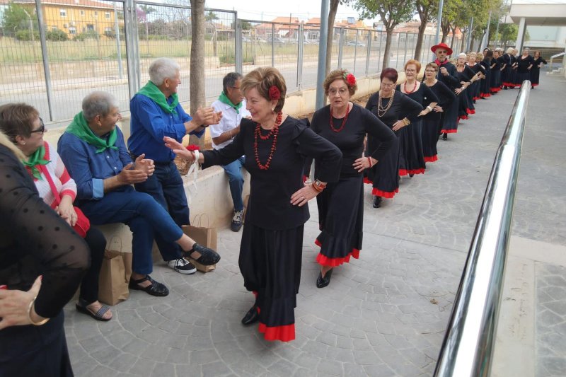 Quatre-cents pensionistes gaudeixen duna jornada de convivncia en lEncontre de la gent gran a El Verger