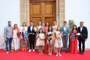 Esclata la festa de Fogueres 2023 de Xbia amb la proclamaci de les regines infantil, Jlia Leyda, i major, Arantxa Pons