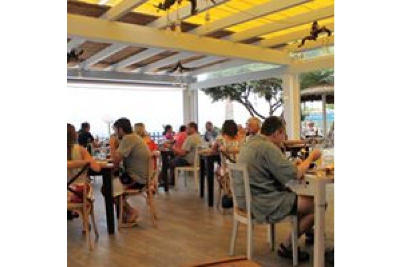 Un juzgado de Alicante permite la reapertura de la terraza del restaurant L'Eri del Trampol