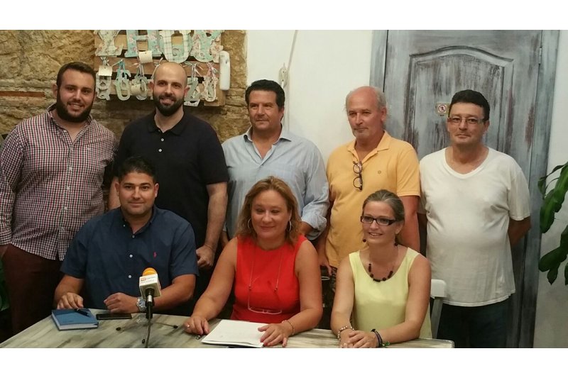 Gema Estrela presenta al equipo que la acompaar si gana las elecciones del Dnia