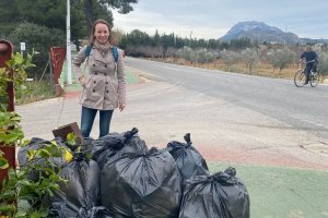 La Regidoria dAgenda Local 2030 commemora el Dia de leducaci ambiental a Ondara amb una neteja despais naturals
