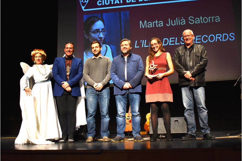 Marta Juli Satorra rep el Premi de narrativa infantil-juvenil Ciutat de Dnia