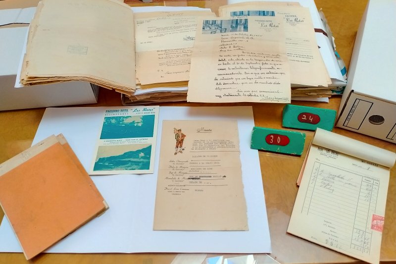 El Archivo municipal recibe ms de 300 documentos del antiguo hotel Paradero de las Rotas