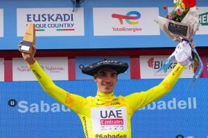 El javiense Juan Ayuso gana la Vuelta Ciclista al Pas Vasco