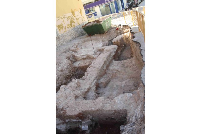 Hallan restos de una hospedera de la Taifa de Dnia y una inscripcin romana junto a la calle La Mar