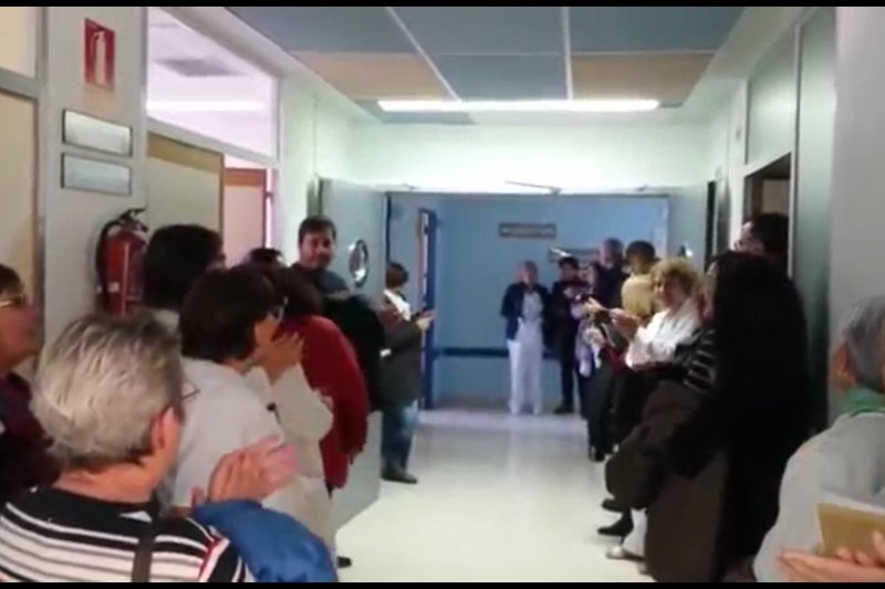 Los enfermeros del Hospital La Pedrera dejan de realizar las funciones que no les corresponden en protesta por los nuevos turnos