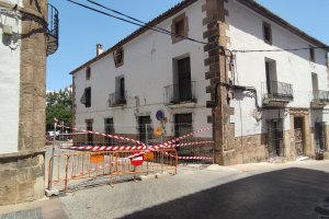 El risc d'enderrocaments a la Casa dels Xolbi de Xbia obliga a tancar el carrer lEscola