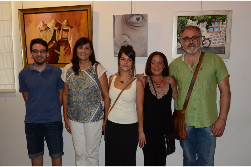 Pintures, dibuixos i mobles restaurants omplin la Casa de Cultura de Pedreguer