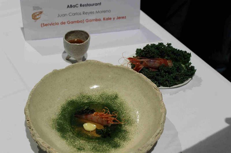 El chef Bruno Ruiz, del restaurante Aticcook de Dnia, gana el 7. Concurso Internacional de Cocina Creativa de la Gamba Roja de Dnia con su receta Gamba bajo 0
