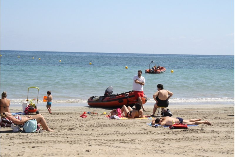 Cruz Roja realizar la vigilancia de las playas de Dnia durante los dos prximos veranos