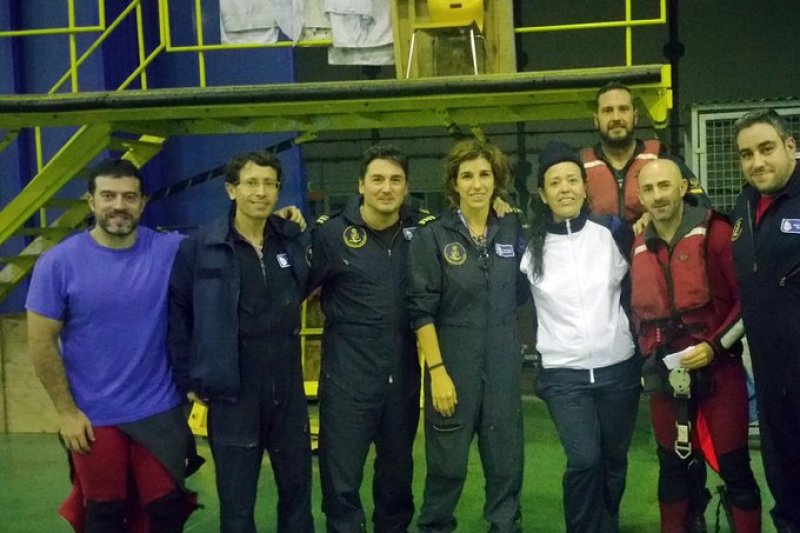 Una participante de la Copa del Canal ha sido rescatada despus de ocho horas en el mar  