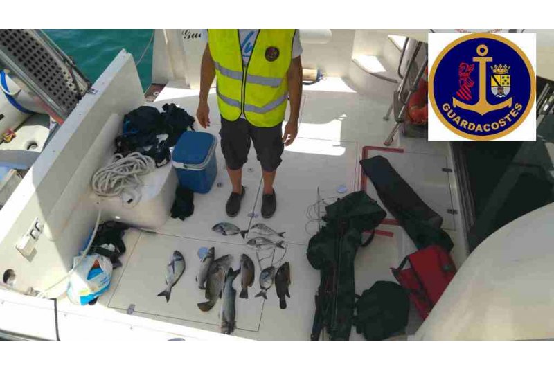 El servicio de vigilancia intercepta a tres pescadores furtivos en la reserva marina