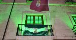 Iluminación verde en el Ayuntamiento de Dénia para conmemorar el Día de Andalucía 