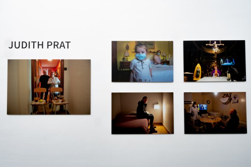 El Hospital de Dnia acoge una muestra de ocho destacados fotoperiodistas espaoles durante el confinamiento