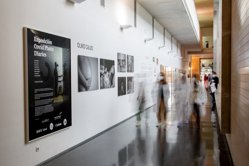 El Hospital de Dnia acoge una muestra de ocho destacados fotoperiodistas espaoles durante el confinamiento