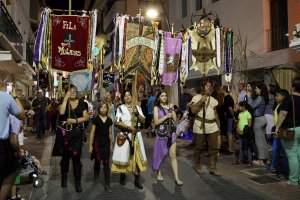 Els moros i cristians de Moraira continuen amb la reconquesta del Castell i la gran desfilada de gala