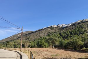 Benitatxell recupera una zona verda degradada pels abocaments incontrolats en la zona de Vall del Portet
