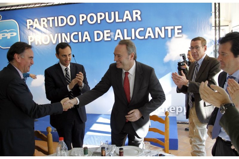 El PP respalda al sector hotelero con una comida presidida por Alberto Fabra