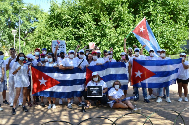Manifestacin en repulsa de la represin en Cuba