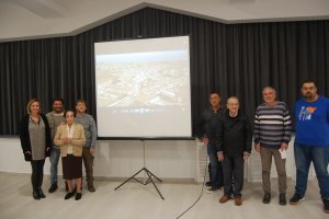 El col·lectiu Mirades estrena el documental “Venim de lluny” a Els Poblets amb un curtmetratge dedicat al municipi