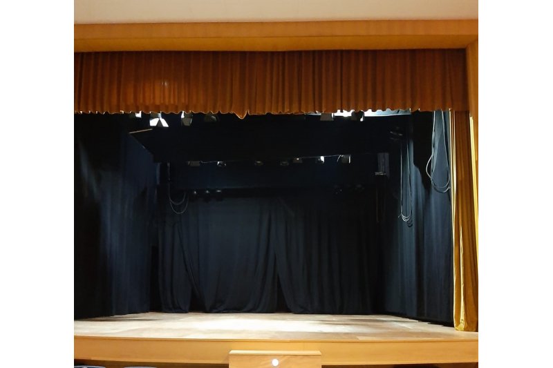 El Auditorio Municipal de Ondara estrena escenario y butacas renovadas