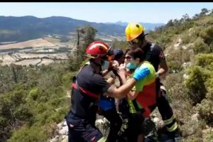 Rescatan a un chico de 14 años en una cala del Poble Nou de Benitatxell 