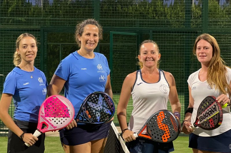 Las veteranas del Club Tenis Dénia lucharán por el título de Segunda División