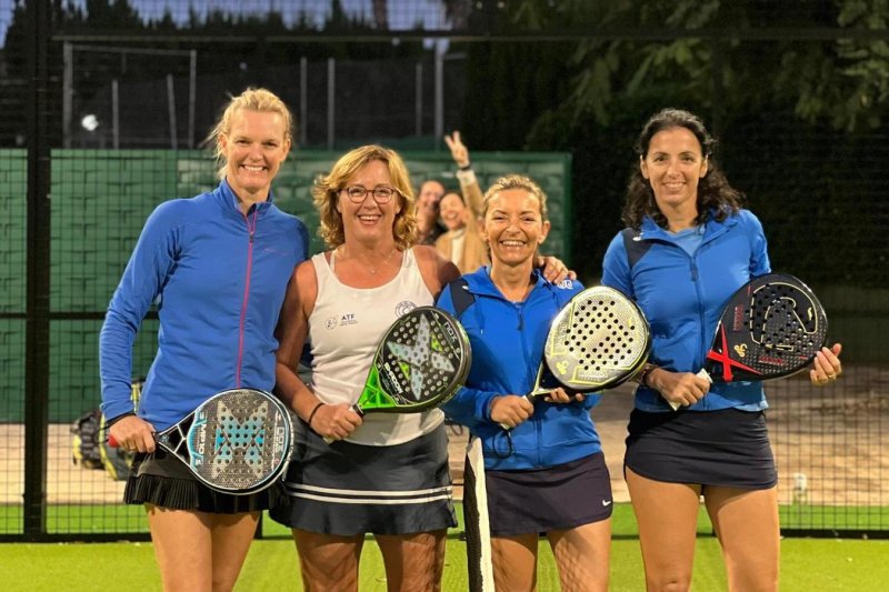 Las veteranas del Club Tenis Dénia lucharán por el título de Segunda División