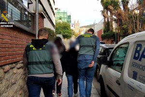Detenidos los miembros de una banda que estafaron a una mujer en la compra de un inmueble en Moraira 