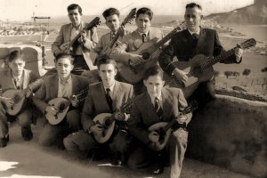 Els Rederos: gent de la mar guitarra en mà
