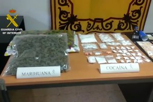 La Guardia Civil detiene en  Calp a siete personas por tráfico de drogas en la Marina Alta