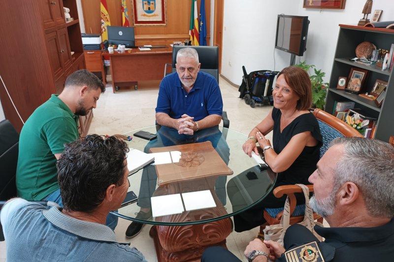 L’Ajuntament de Pego aborda amb el d’Oliva la coordinació en actuacions de seguretat i preservació del parc natural de la marjal