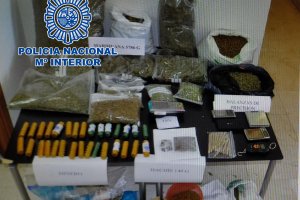 La Policía Nacional detiene a cuatro personas que utilizaba una asociación para traficar con marihuana
