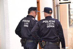 La Policia de Dénia deté a un lladre en un domicili de l'Avinguda Joan Fuster