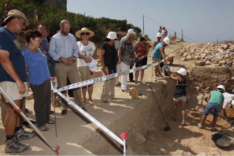 Las excavaciones en la Pobla de Ifach descubren una nueva zona de enterramiento  