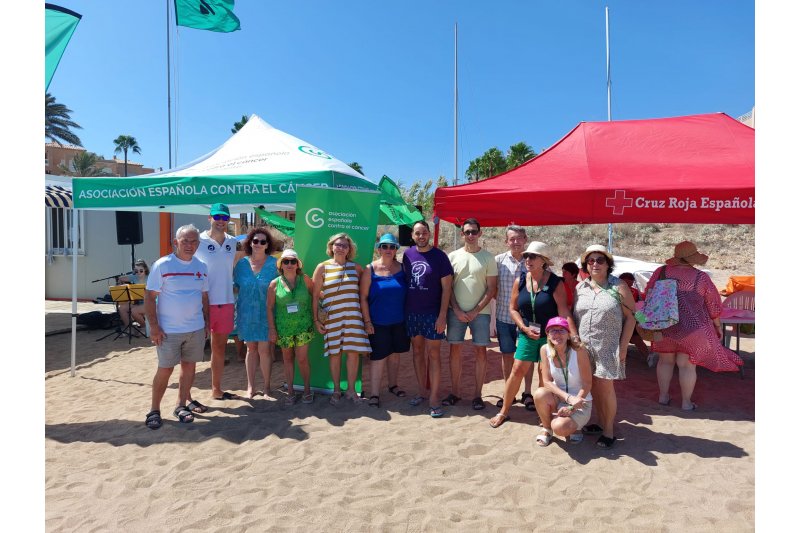 Nueva campaña de la AECC de Ondara en la playa del Estanyó contra el cáncer de piel