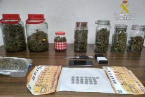 La Guardia Civil desarticula un punto de venta de drogas que abastecía a menores en Xaló