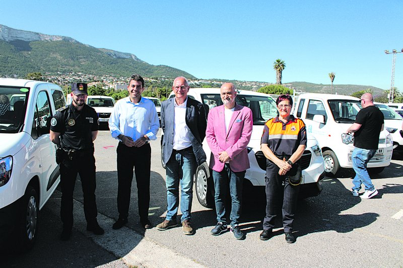 La Diputacin entrega coches elctricos a los ayuntamientos de la comarca