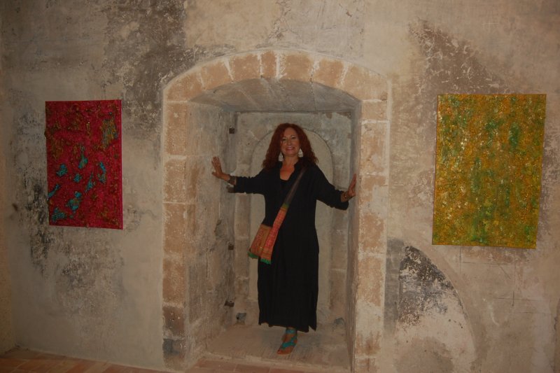 Marga Guasch lleva la abstraccin colorista de Materia Mediterrnea a la Torre dels Ducs de Medinaceli de El Verger 